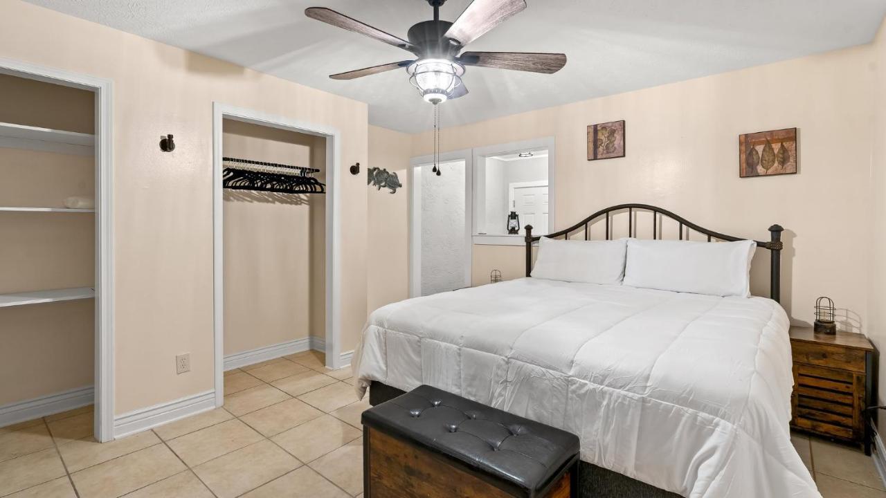 Pet Friendly Townhome With Gulf Views And Hot Tub Right Across From Beach And Schooners Panama City Beach Eksteriør billede